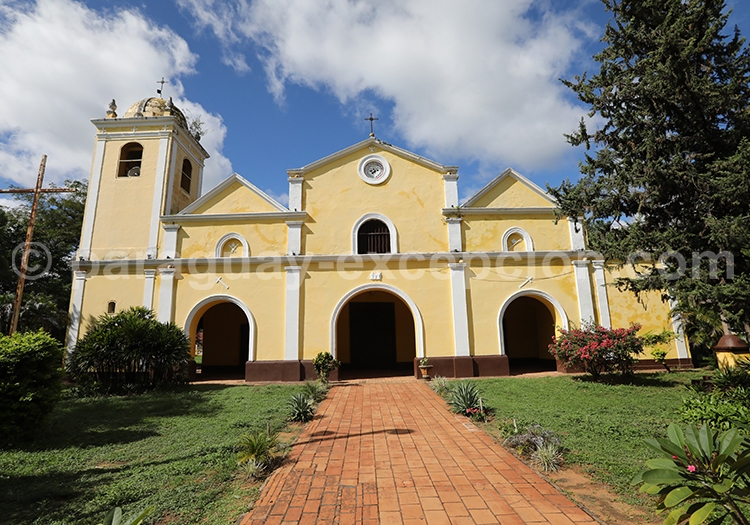 1-Eglise-de-Pirayu-Paraguay