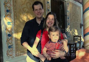 Jeune couple et son enfant, Asunción Jeune couple et son enfant, Asunción