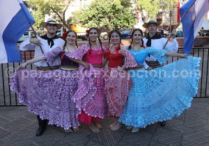 Danseurs, carnaval d'Encarnación Danseurs, carnaval d'Encarnación
