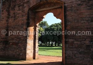 Ancienne porte principale, Jesús de Tavarangüé