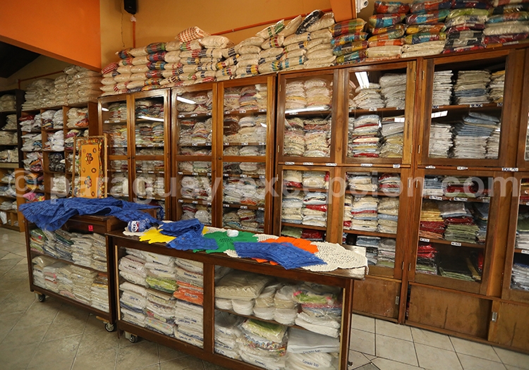 6-Magasin-broderie-Ñanduti-Itauguá-Paraguay