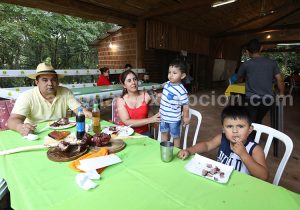 Réunion de famille, Paraguay Réunion de famille, Paraguay