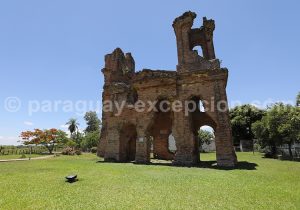 Visite des ruines de l'église San Carlos Borromeo