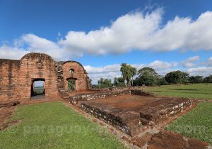 Ruines de la mission jésuite Jesús de Tavarangüé