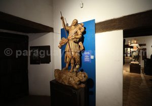 Statues religieuses recupérées par le musée