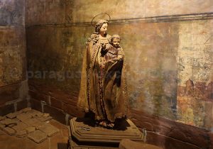 Sculpture de Marie et Jésus