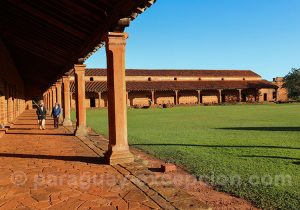 Visite de la mission jésuite Santa Cosme y San Damian